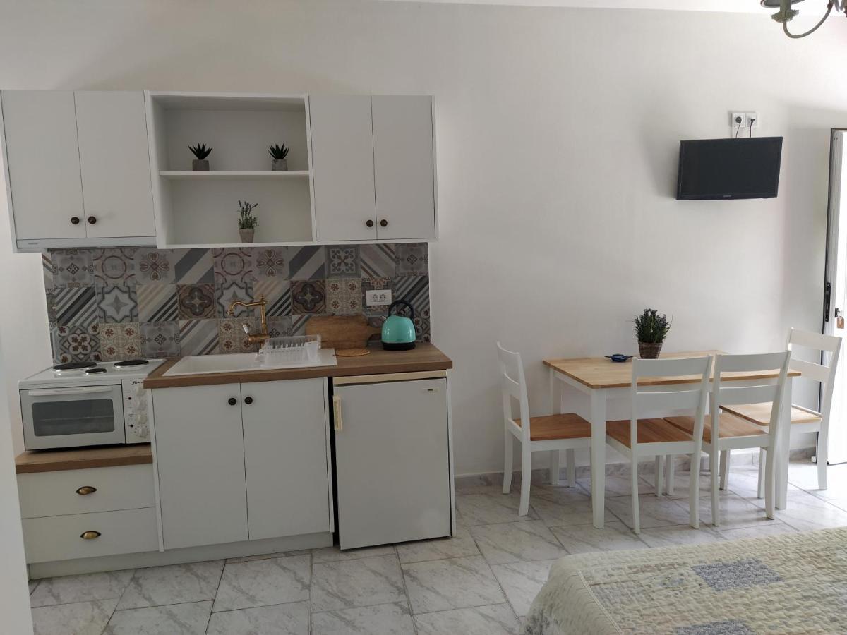 Christos Studios Zóla Екстериор снимка